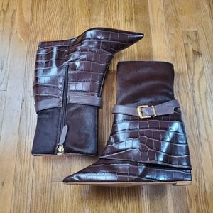 Schutz Jorian Bootie Sz 8 Wedge Boot Brown Croc Embossed Leather Ankle Boot NEW